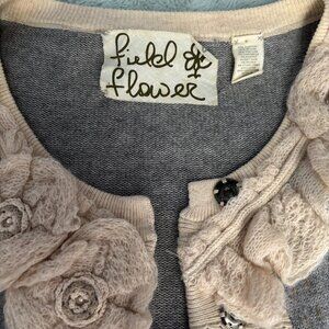 ANTHROPOLOGIE - Field Flower - vintage grey & cream cardigan - size US Small